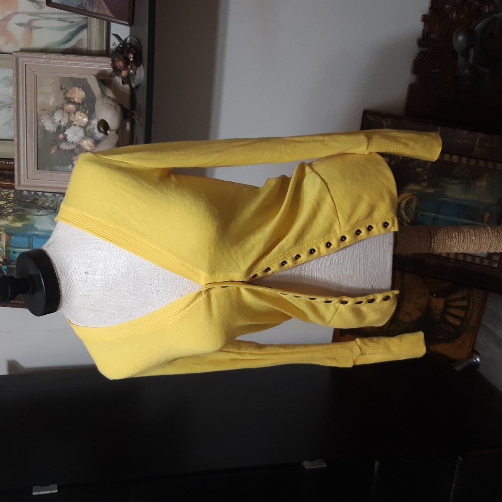 Womens Sweater Sz Small Super Cute Spring Yellow Long Sleeve ZENANA OUTFITTERS - Picture 6 of 7